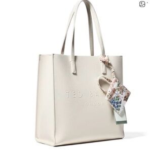 NEW❤️Ted Baker London Off-White Tote with Floral Charm